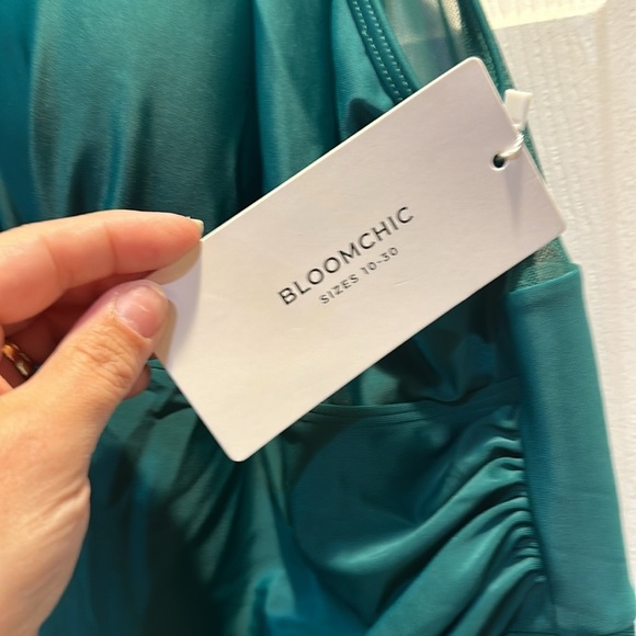 NWT! Bloomchic Green Knotted Back Mesh Insert Swim Dress One Piece Swimsuit 28 - Picture 5 of 11